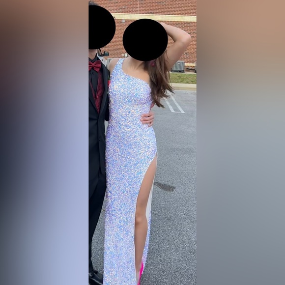 Ashley Lauren Prom Dress Size 2 - Picture 3 of 7